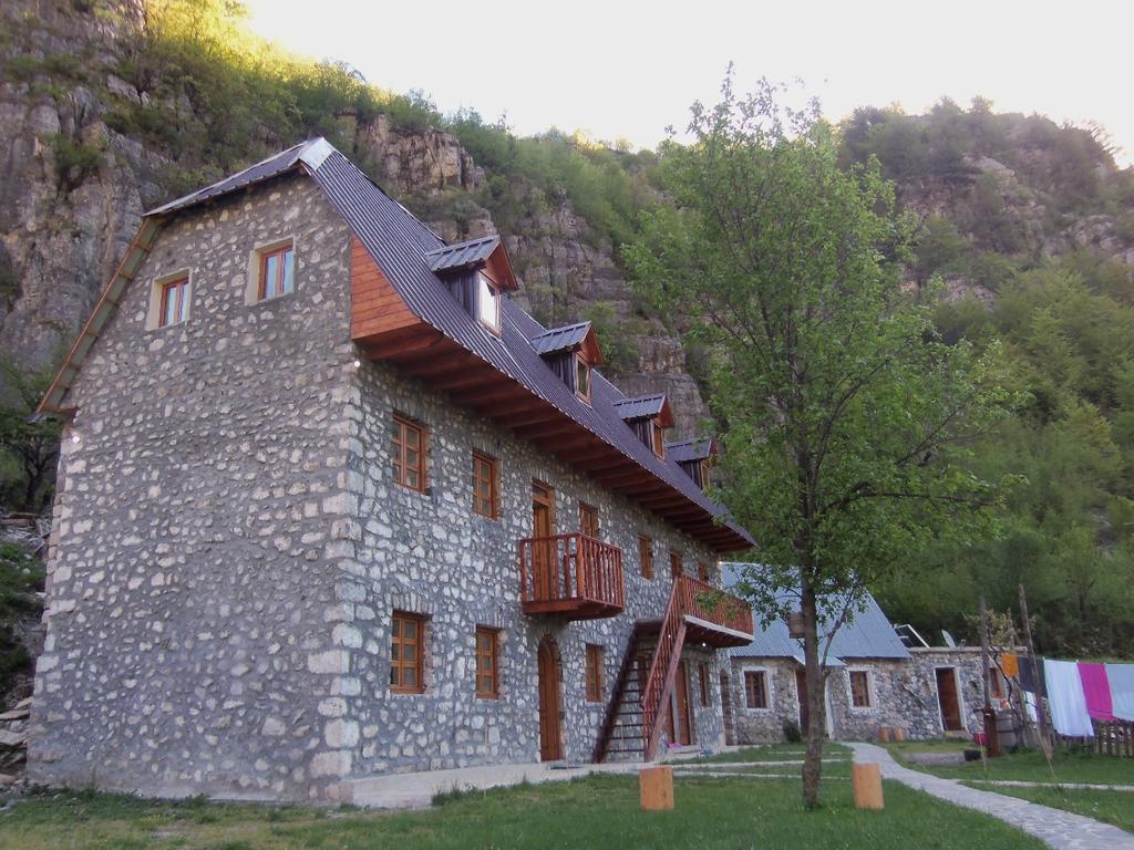 Hotel Bujtina Berishta Theth Exterior foto