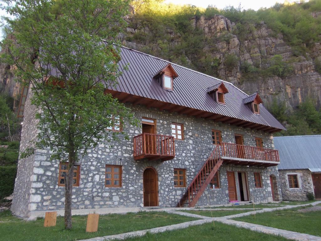 Hotel Bujtina Berishta Theth Exterior foto
