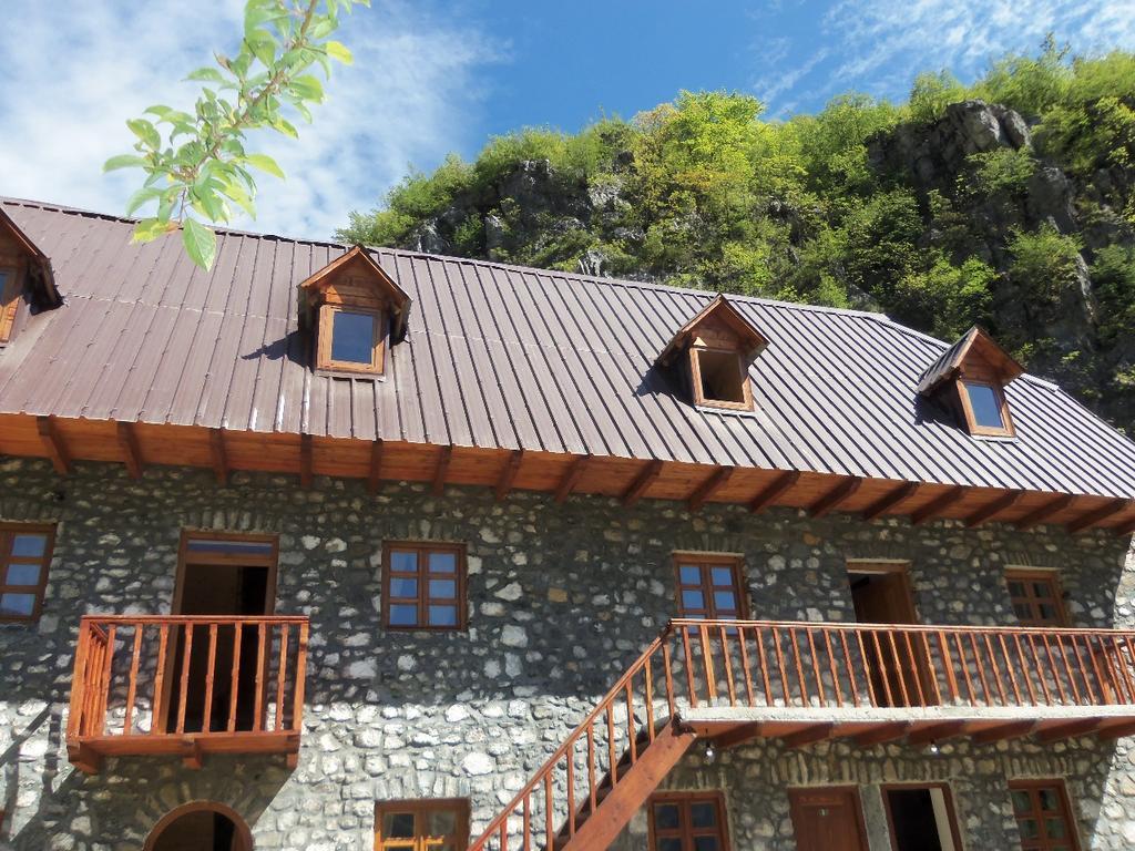 Hotel Bujtina Berishta Theth Exterior foto