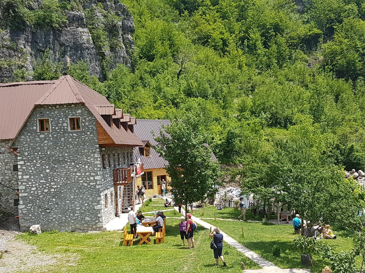 Hotel Bujtina Berishta Theth Exterior foto